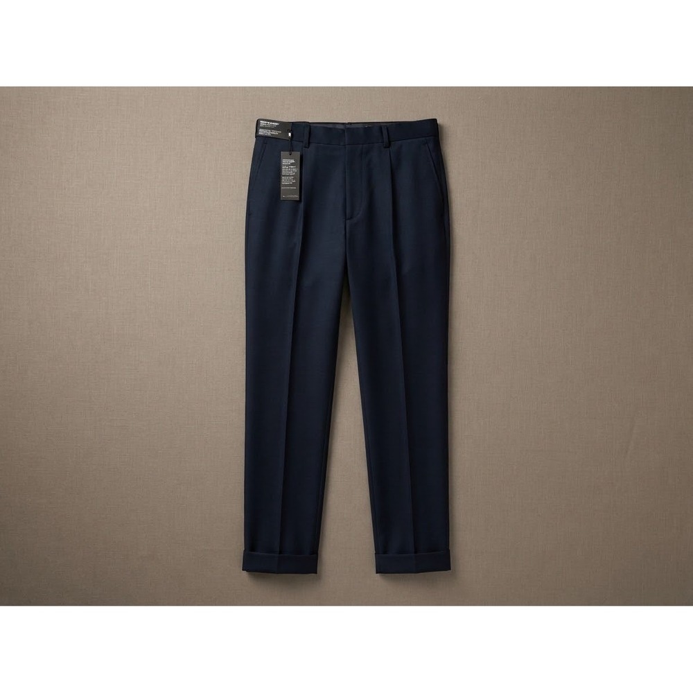 Haggar Mens 42x32 Premium Comfort Dress Pants Blue Pleated Classic Fit
